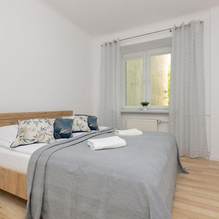 Bright Apartment Wola Near Metro Station By Noclegi Renters Варшава Екстериор снимка