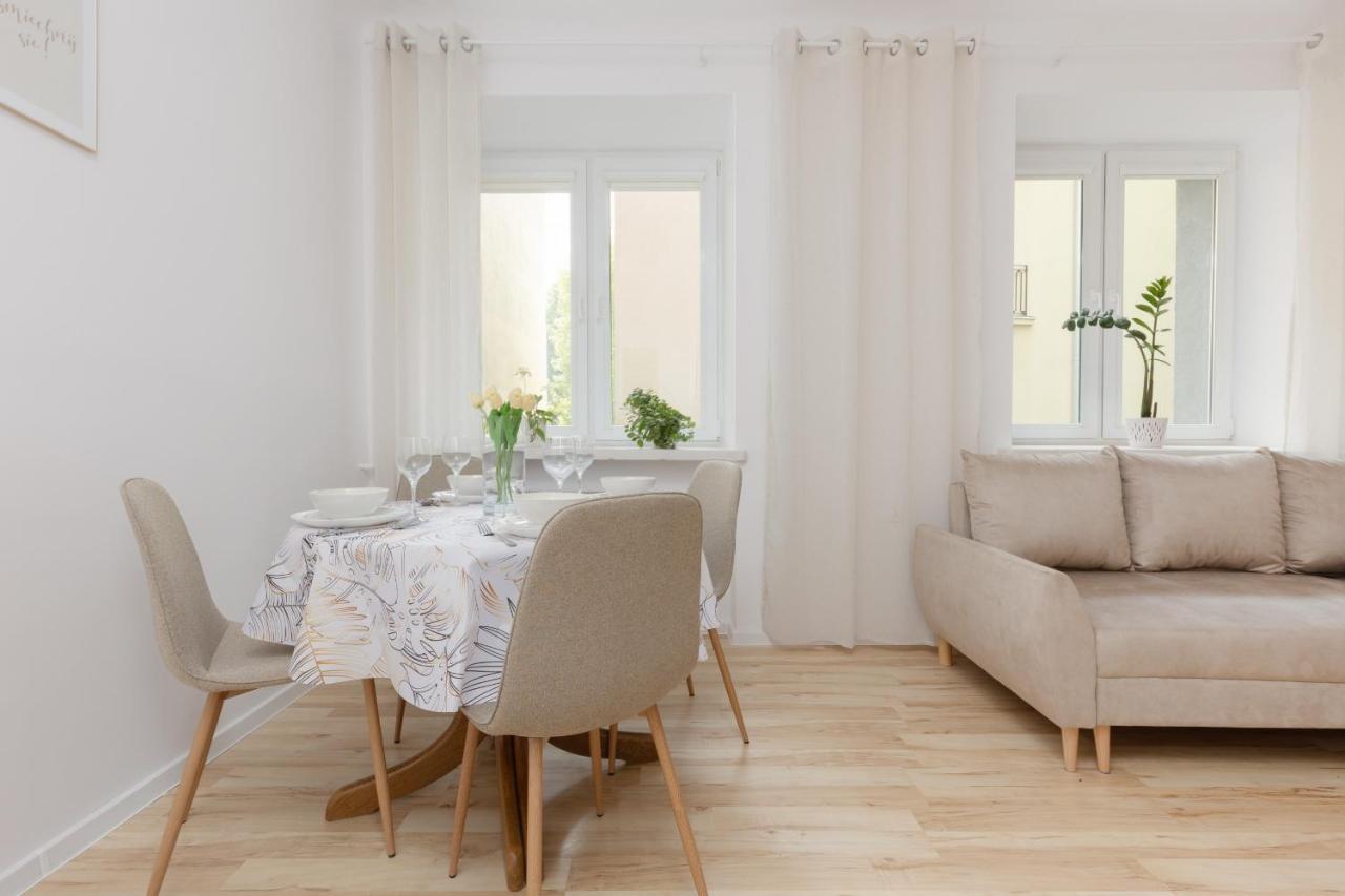 Bright Apartment Wola Near Metro Station By Noclegi Renters Варшава Екстериор снимка