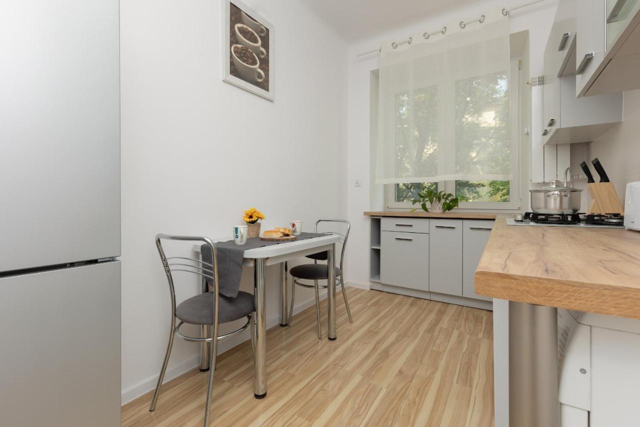Bright Apartment Wola Near Metro Station By Noclegi Renters Варшава Екстериор снимка