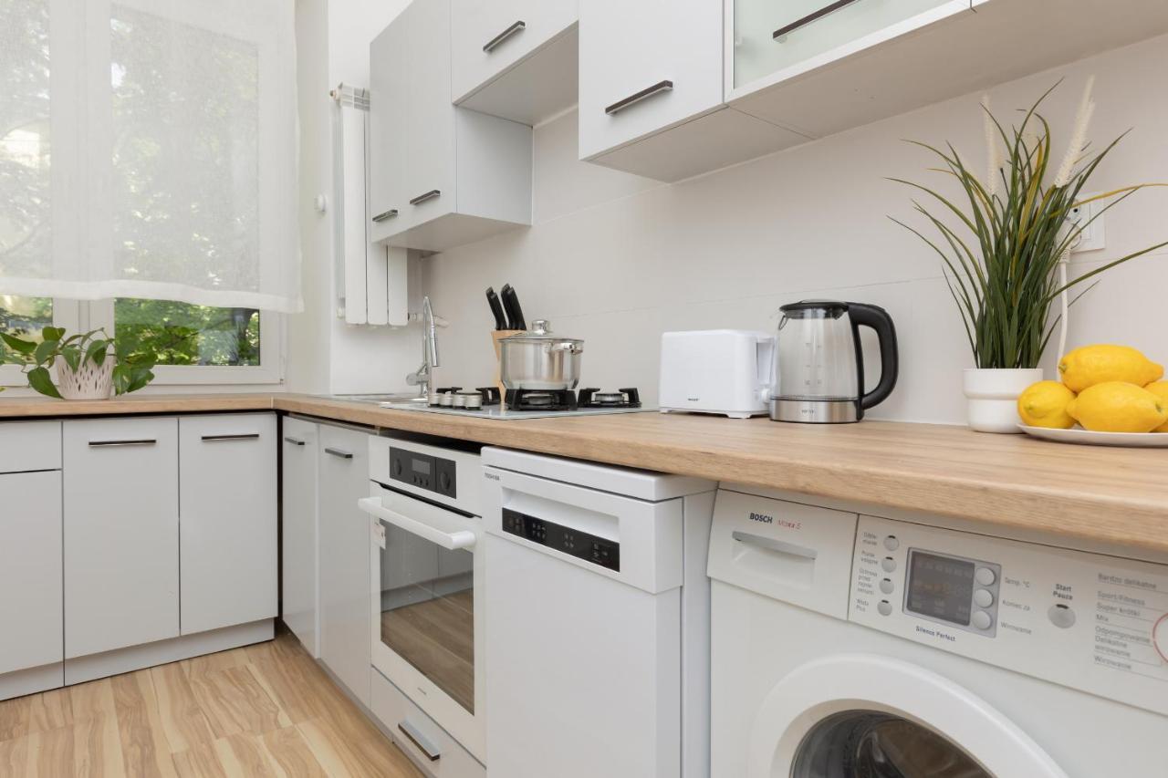 Bright Apartment Wola Near Metro Station By Noclegi Renters Варшава Екстериор снимка