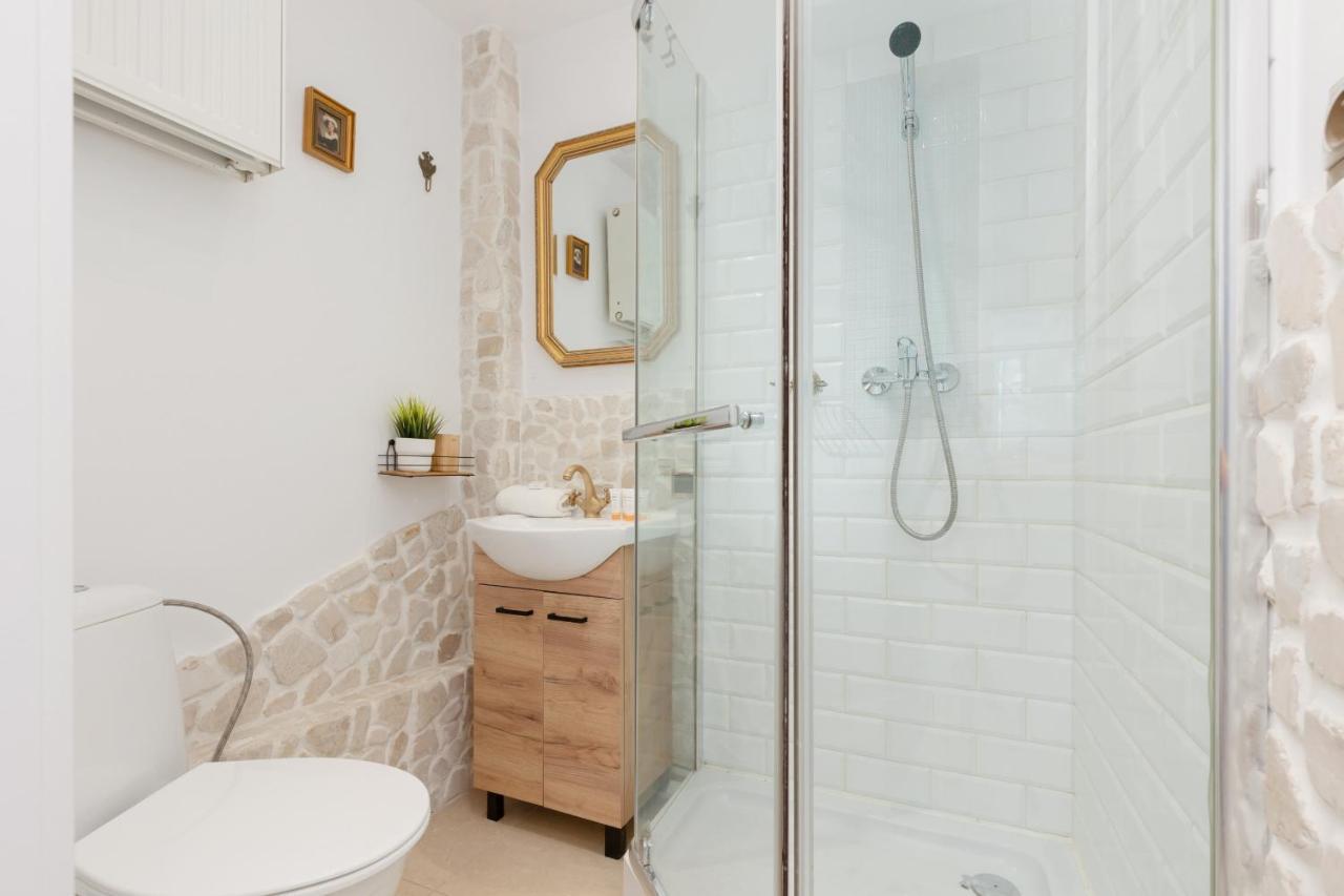 Bright Apartment Wola Near Metro Station By Noclegi Renters Варшава Екстериор снимка