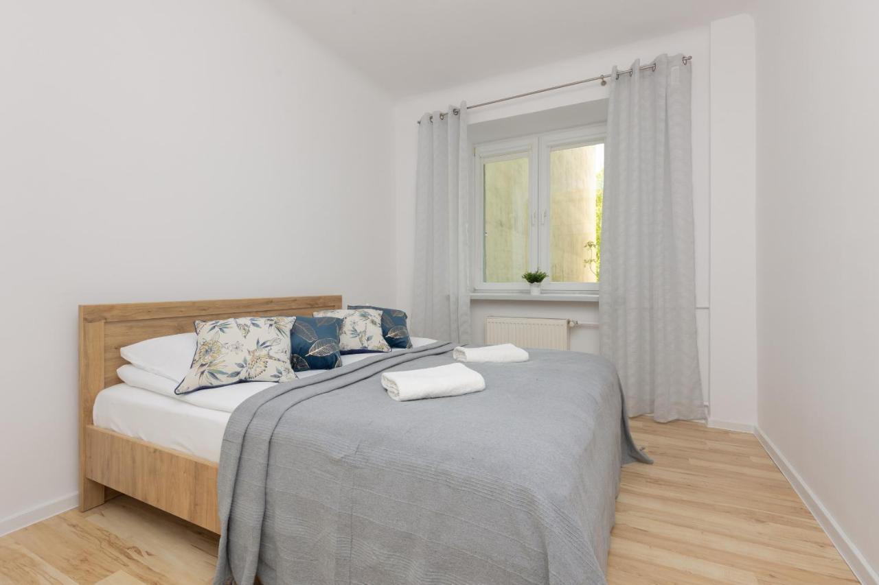 Bright Apartment Wola Near Metro Station By Noclegi Renters Варшава Екстериор снимка